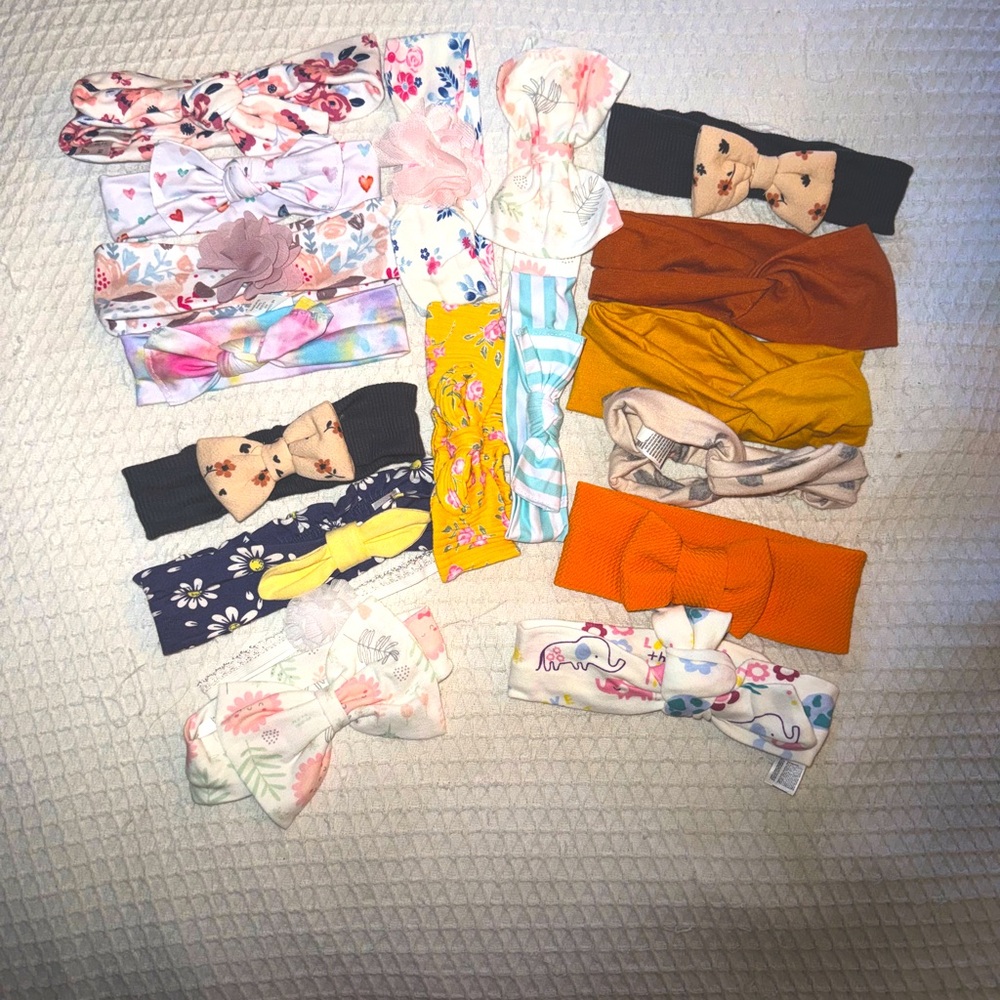 Chick Pea NWOT- 0-24 Months GIRLS BOWS